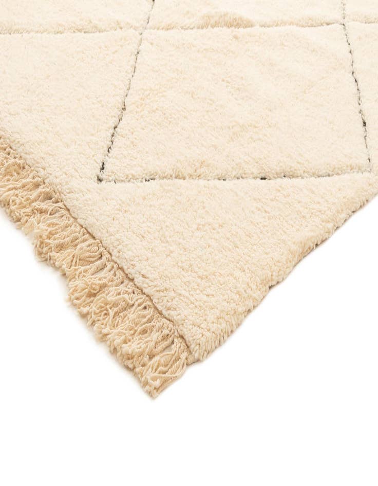 Detail image of  6' 8 x 9' 7 Berber Rug