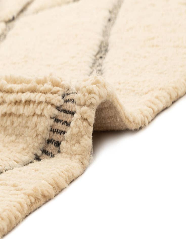 Detail image of  7' 1 x 9' 10 Berber Rug