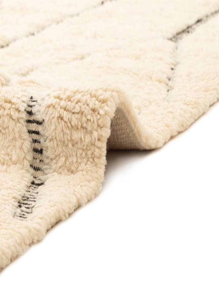 Detail image of  6' 11 x 10' Berber Rug