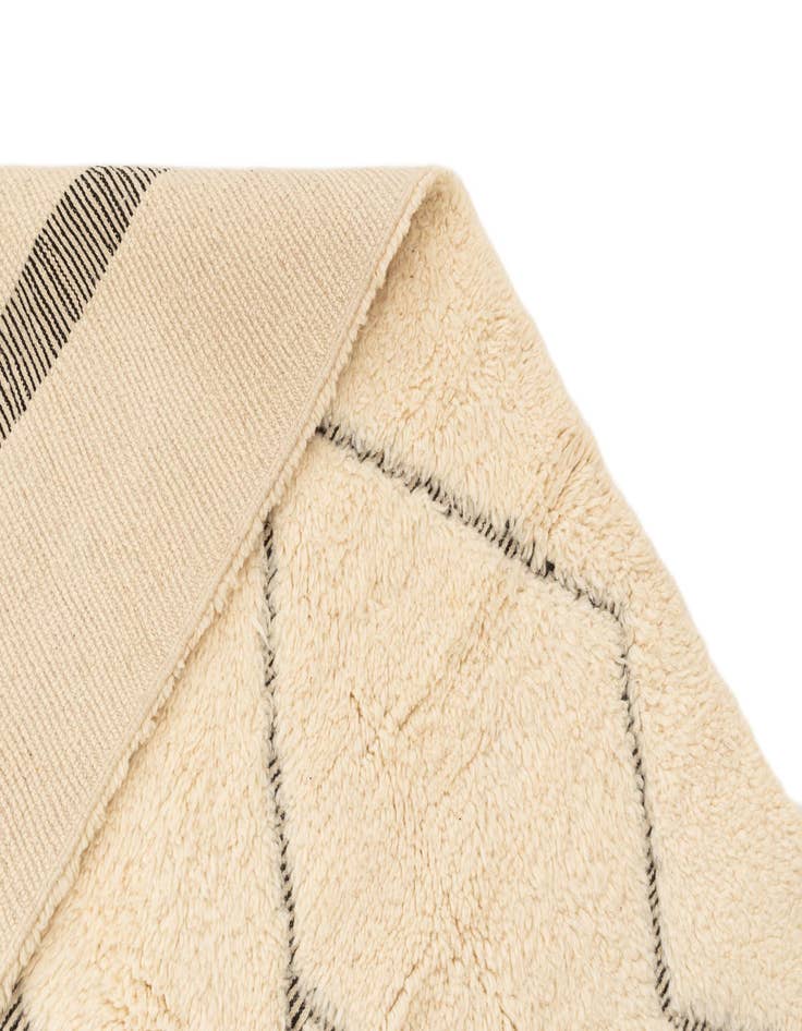 Detail image of  6' 11 x 10' Berber Rug