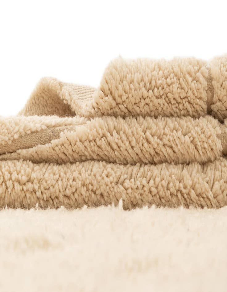 Detail image of  6' 6 x 9' 6 Berber Rug