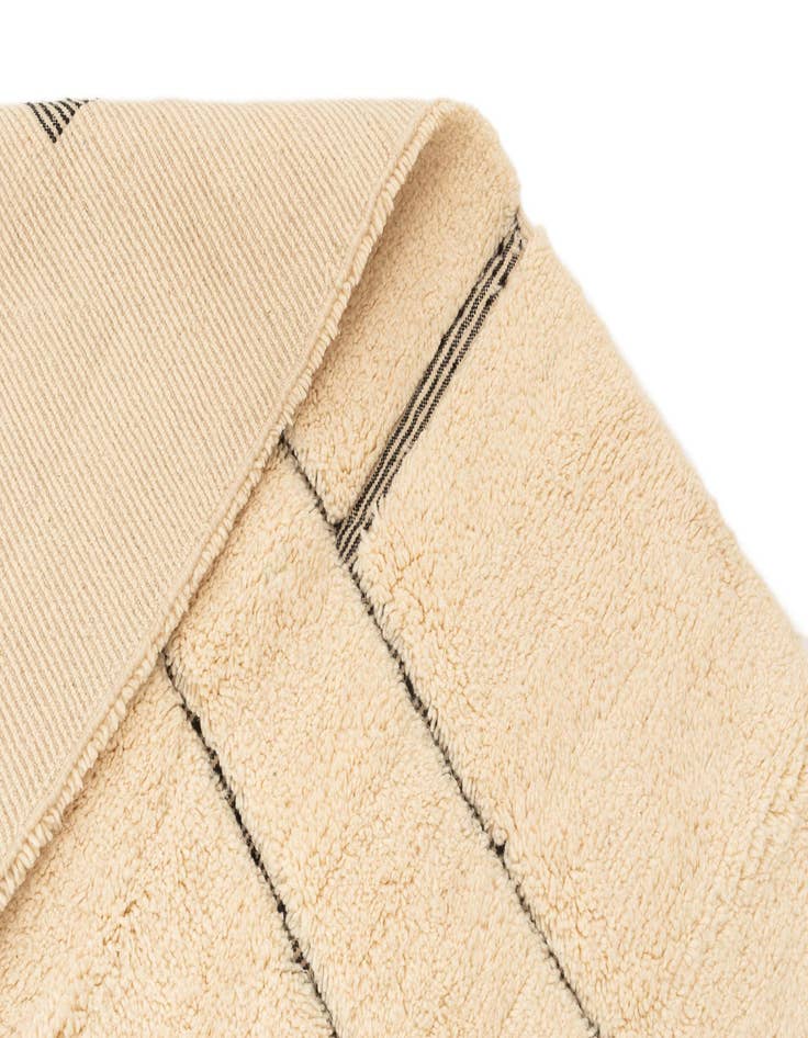 Detail image of  6' 11 x 10' 1 Berber Rug