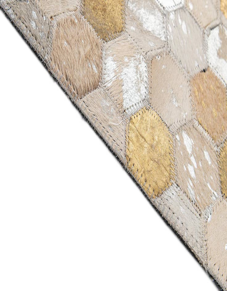 Detail image of  5' 1 x 8' Cowhide - Patchwork Rug