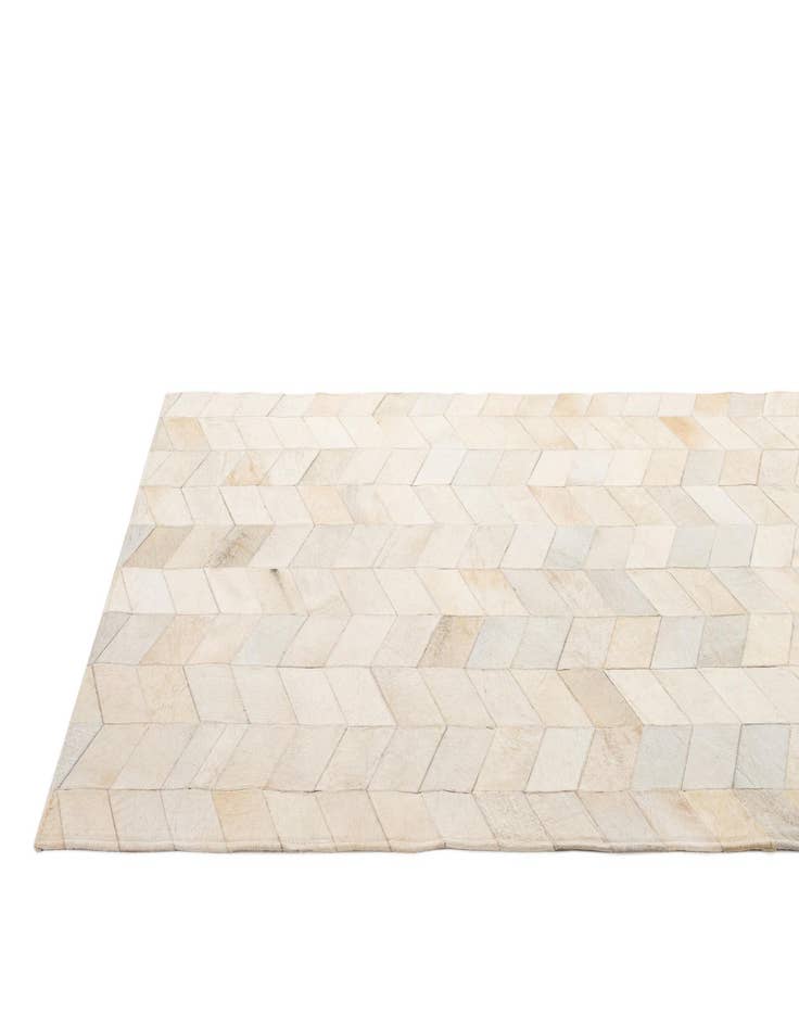 Detail image of  5' 1 x 8' Cowhide - Patchwork Rug