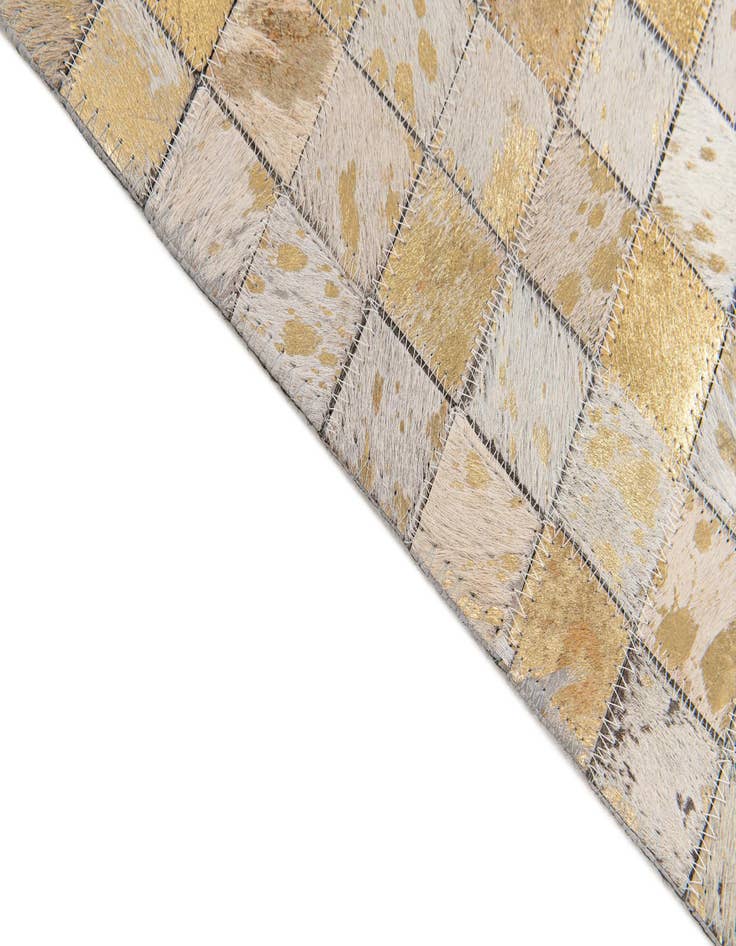 Detail image of  6' x 9' 1 Cowhide Stocks Rug