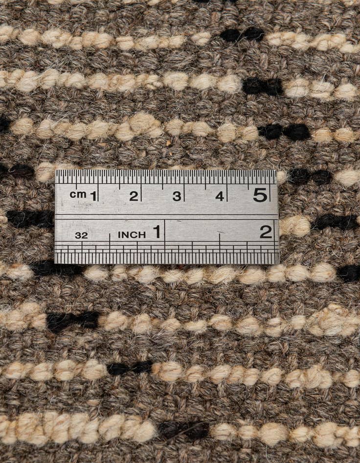 Detail image of  6' 6 x 9' 4  Hand Knotted Darya Wool Rug