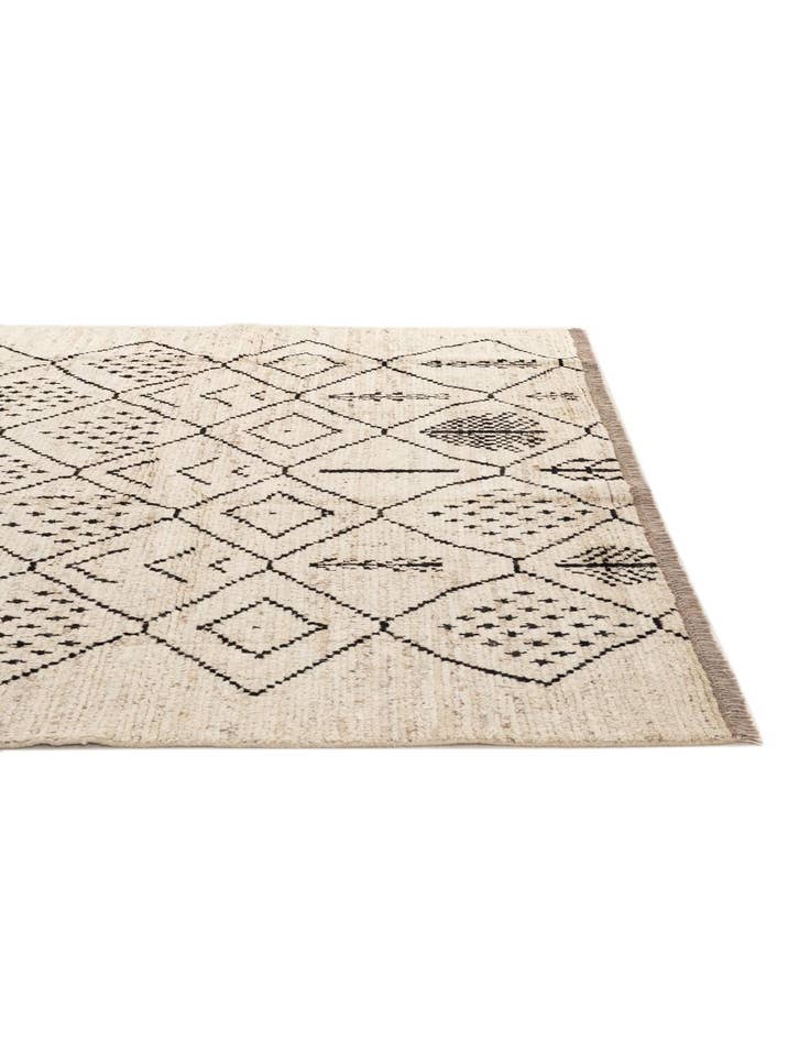 Detail image of  6' 6 x 9' 4  Hand Knotted Darya Wool Rug