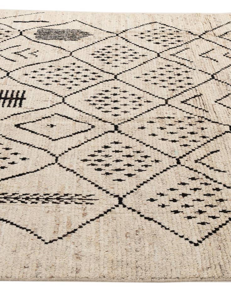 Detail image of  6' 6 x 9' 4  Hand Knotted Darya Wool Rug
