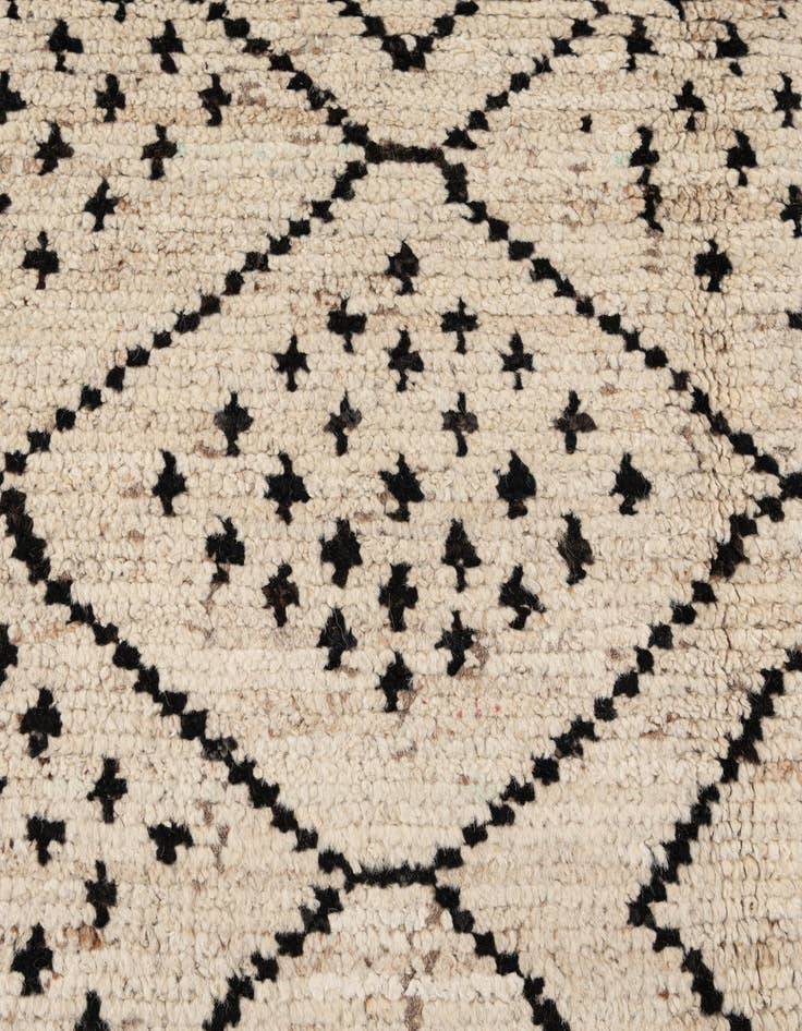 Detail image of  6' 6 x 9' 4  Hand Knotted Darya Wool Rug