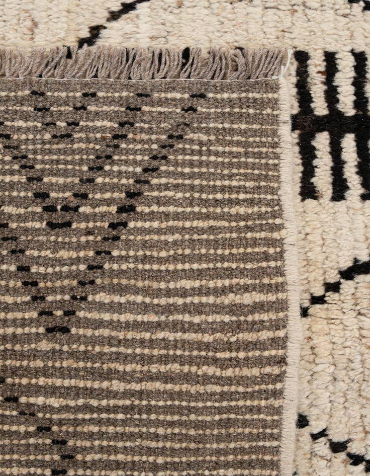 Detail image of  6' 6 x 9' 4  Hand Knotted Darya Wool Rug