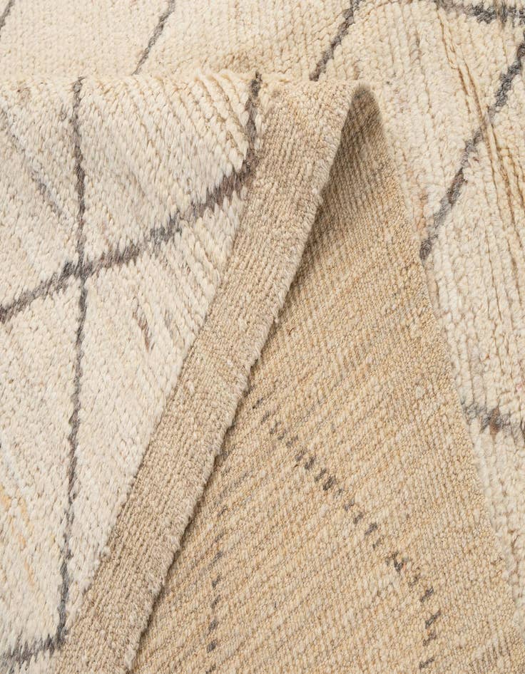 Detail image of  6' 4 x 9' 4  Hand Knotted Darya Wool Rug