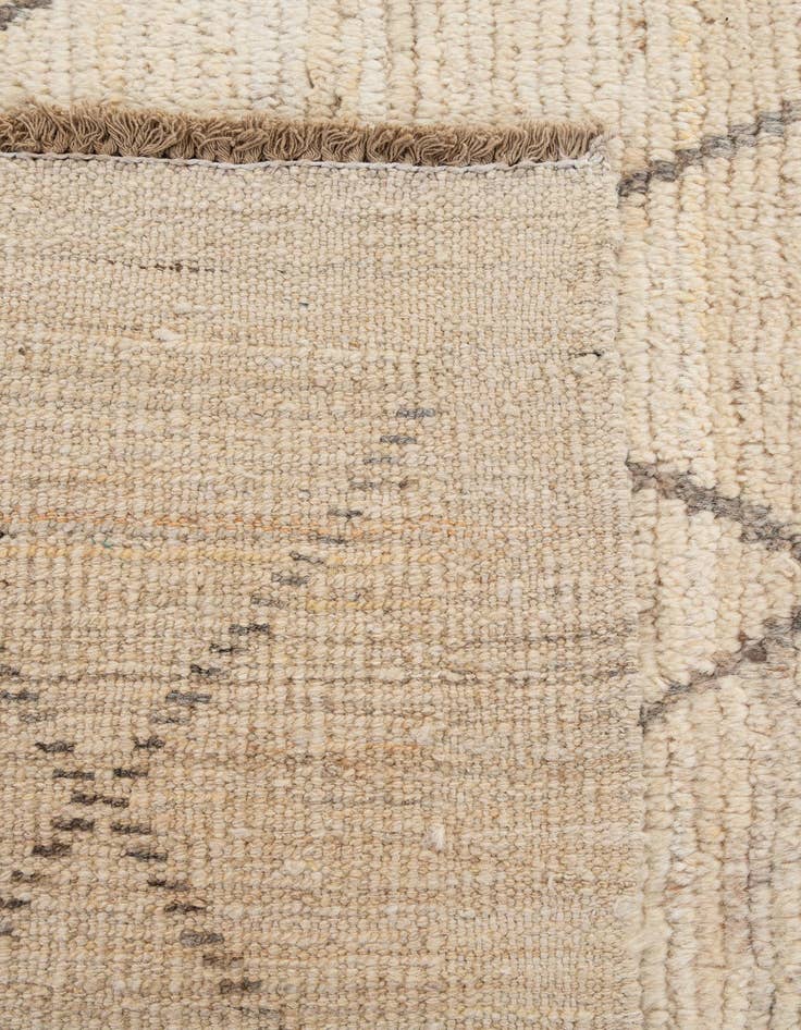 Detail image of  6' 4 x 9' 4  Hand Knotted Darya Wool Rug