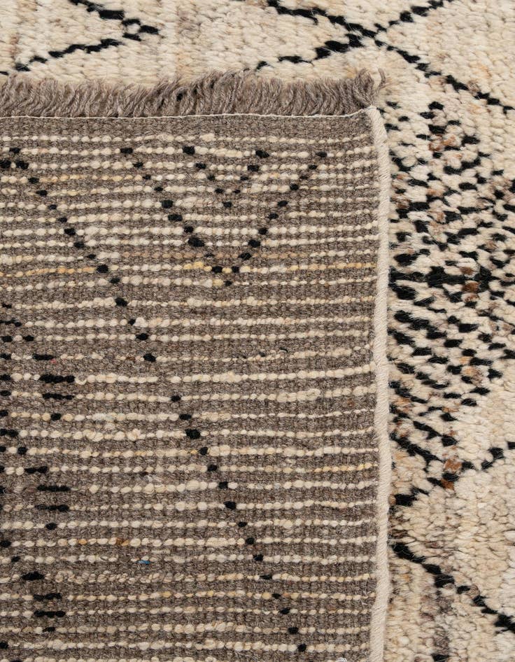 Detail image of  6' 9 x 9' 3  Hand Knotted Darya Wool Rug