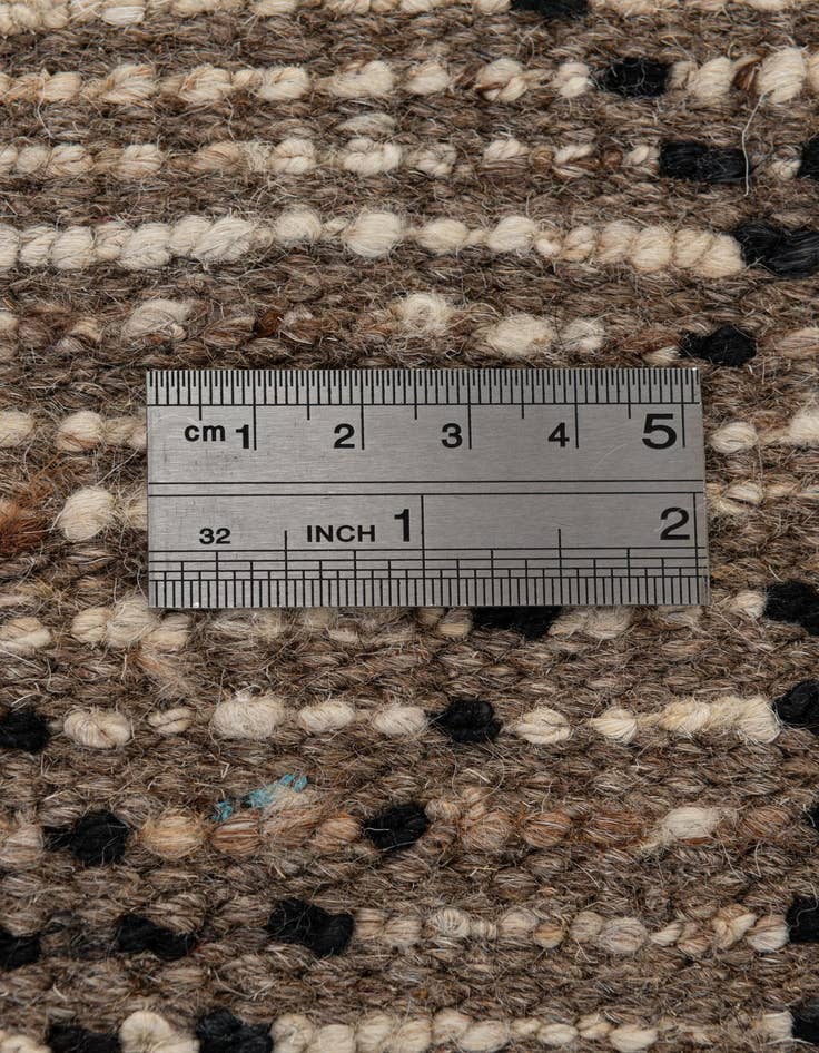 Detail image of  6' 9 x 9' 9  Hand Knotted Darya Wool Rug