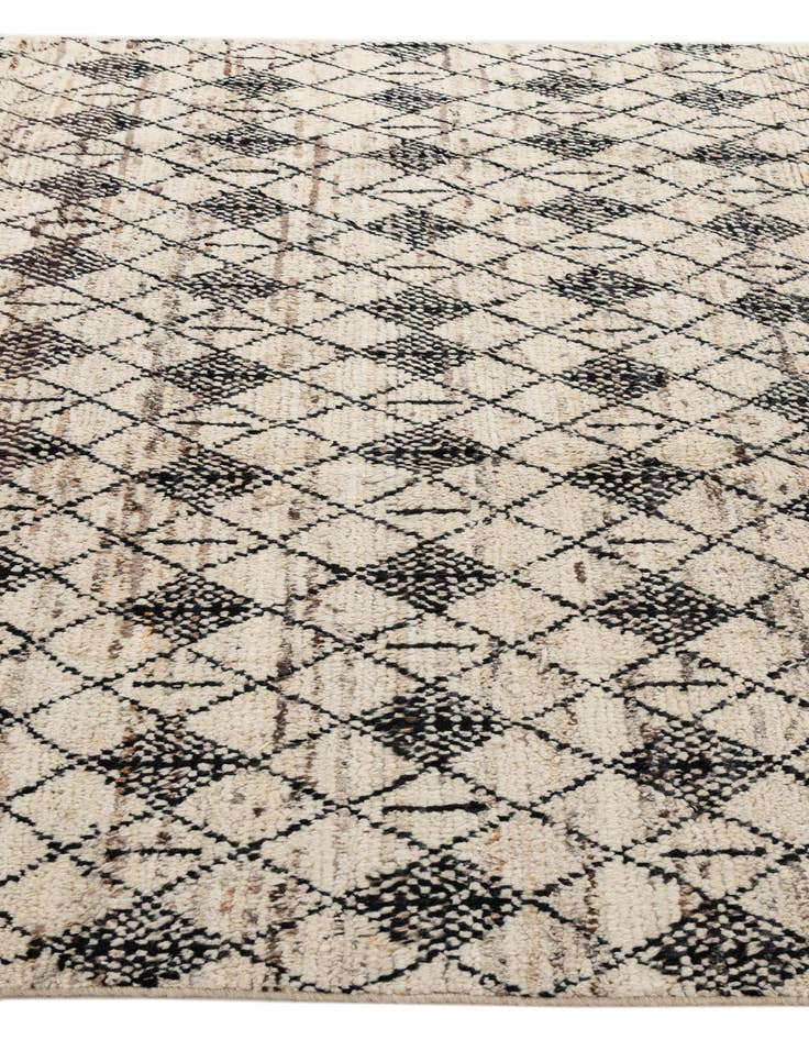 Detail image of  6' 9 x 9' 9  Hand Knotted Darya Wool Rug