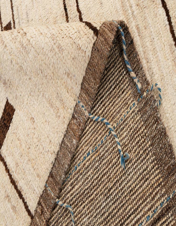 Detail image of  6' 9 x 9' 9  Hand Knotted Darya Wool Rug