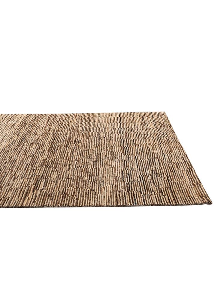 Detail image of  6' 5 x 9'  Hand Knotted Darya Wool Rug