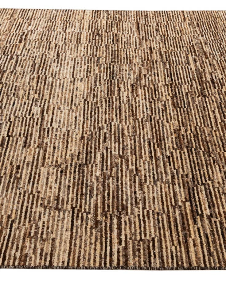 Detail image of  6' 5 x 9'  Hand Knotted Darya Wool Rug