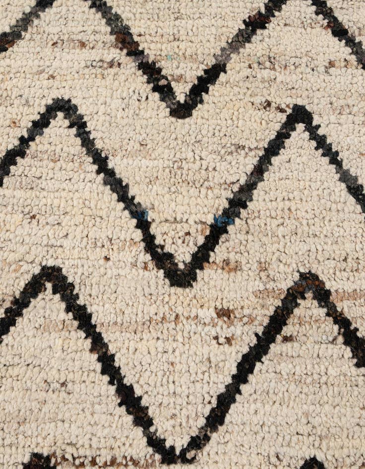 Detail image of  6' 8 x 9' 11  Hand Knotted Darya Wool Rug