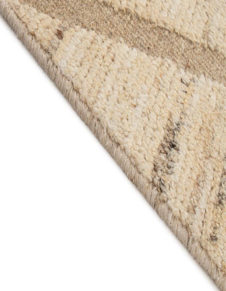 Detail image of  6' 10 x 10'  Hand Knotted Darya Wool Rug