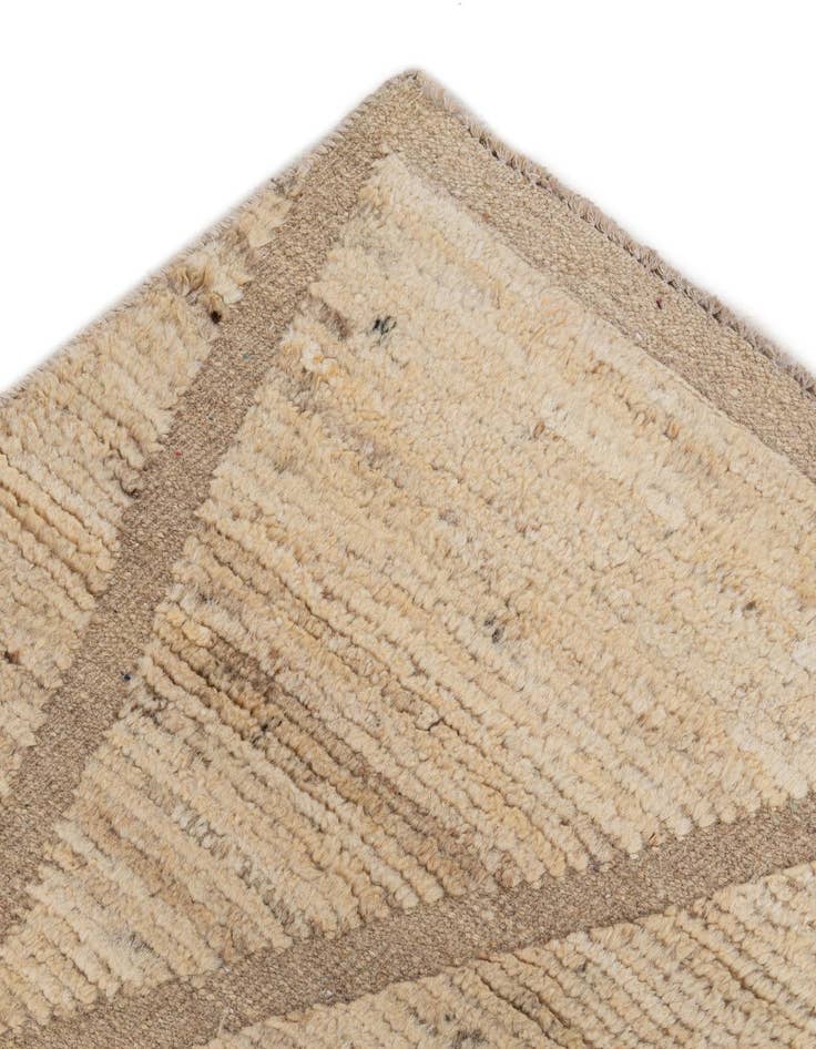 Detail image of  6' 10 x 10'  Hand Knotted Darya Wool Rug