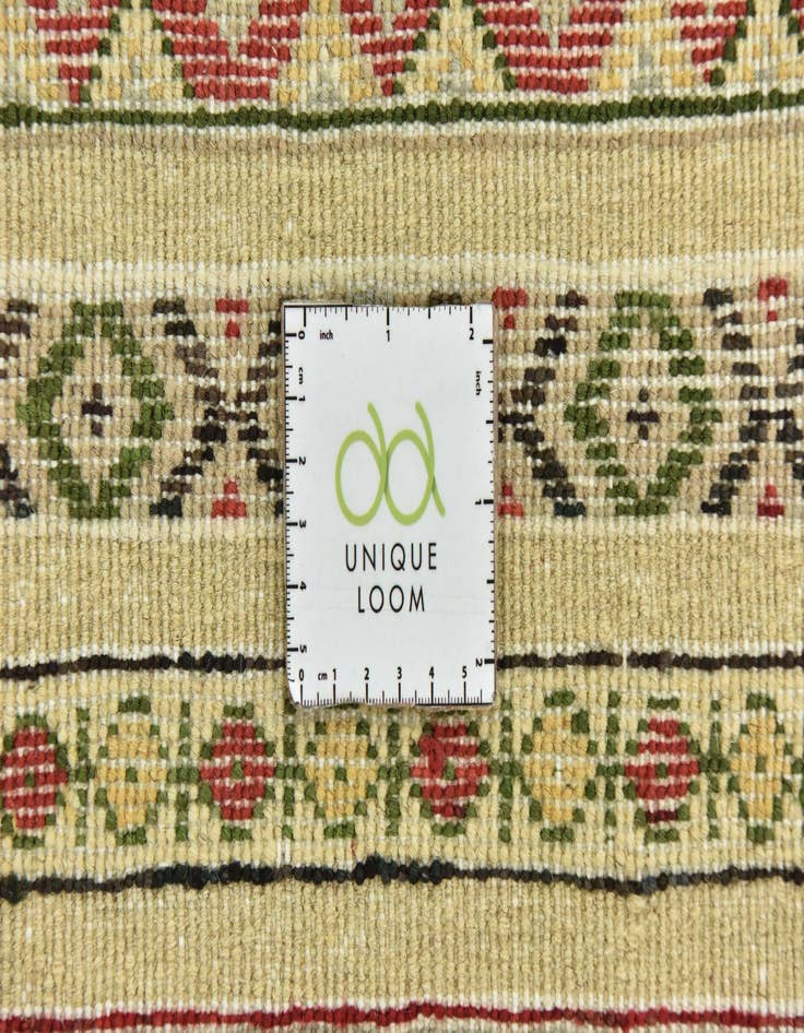 Detail image of  6' 10 x 9' 10  Hand Knotted Darya Rug