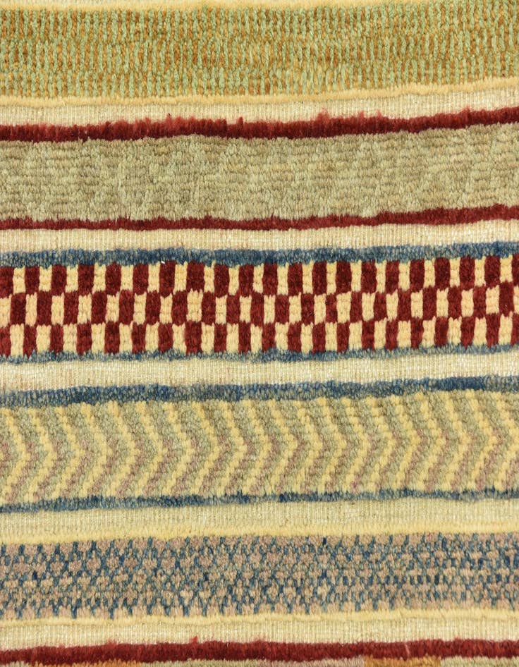 Detail image of  3' 6 x 5' 8  Hand Knotted Darya Rug