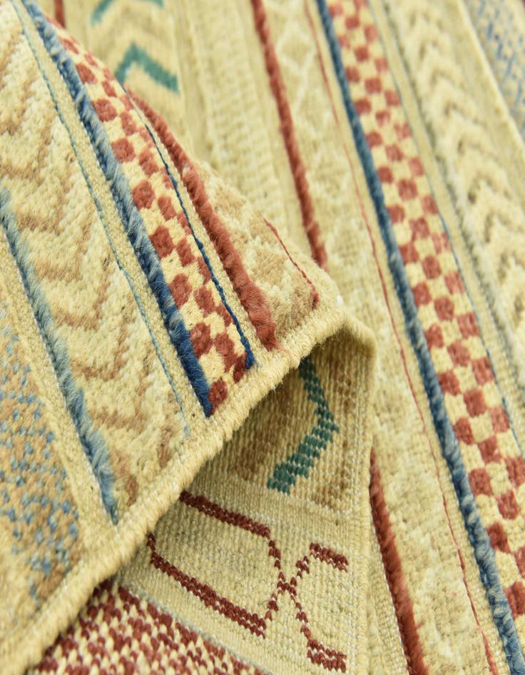 Detail image of  3' 4 x 5' 1  Hand Knotted Darya Rug