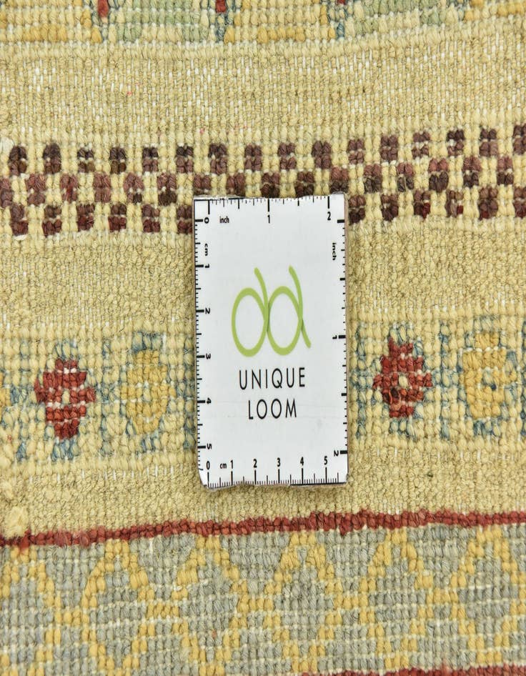 Detail image of  3' 2 x 4' 10  Hand Knotted Darya Rug