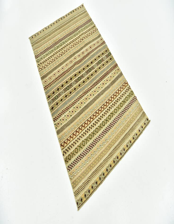 Detail image of  3' 3 x 5'  Hand Knotted Darya Rug