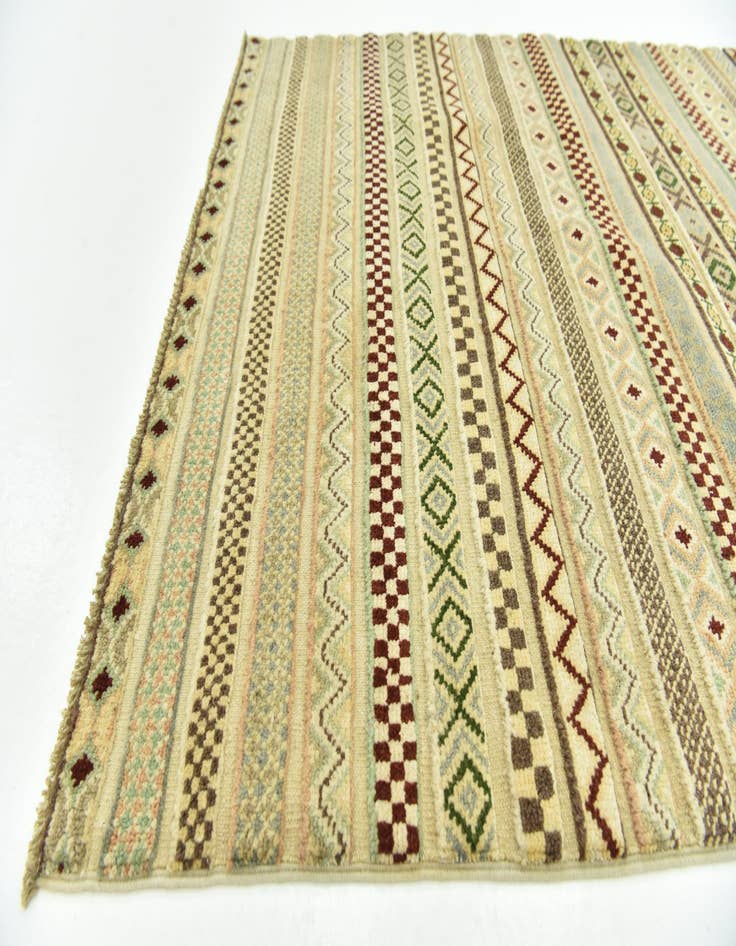 Detail image of  3' 3 x 5'  Hand Knotted Darya Rug