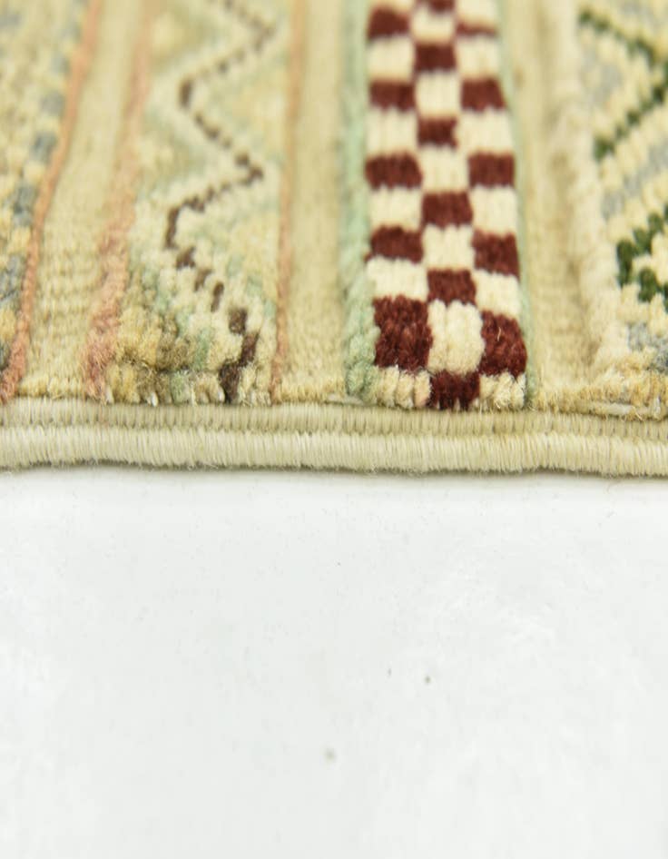 Detail image of  3' 3 x 5'  Hand Knotted Darya Rug