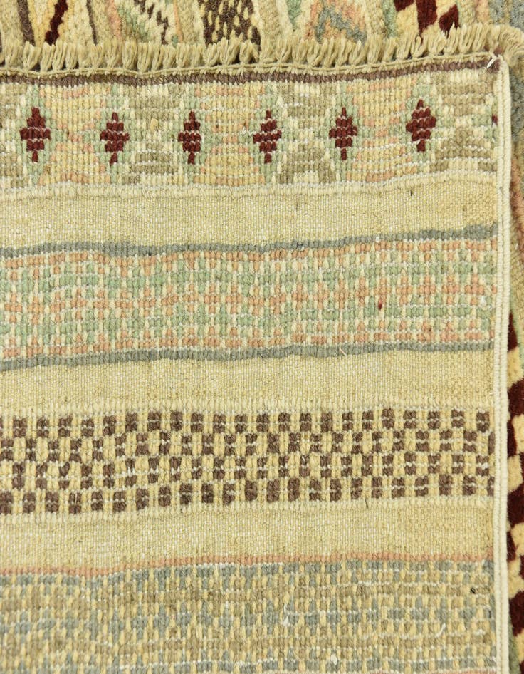 Detail image of  3' 3 x 5'  Hand Knotted Darya Rug