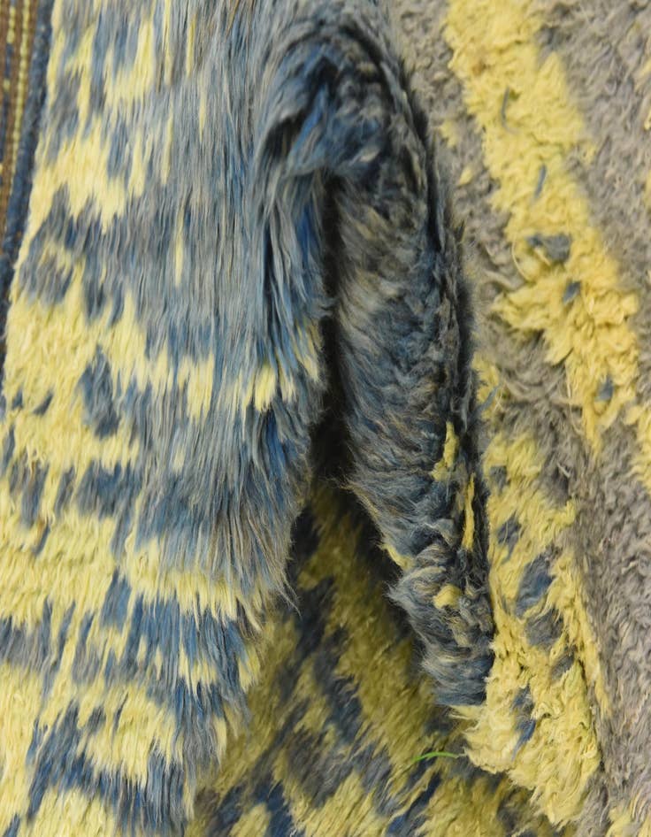 Detail image of  6' 6 x 9' 6  Hand Knotted Darya Wool Rug