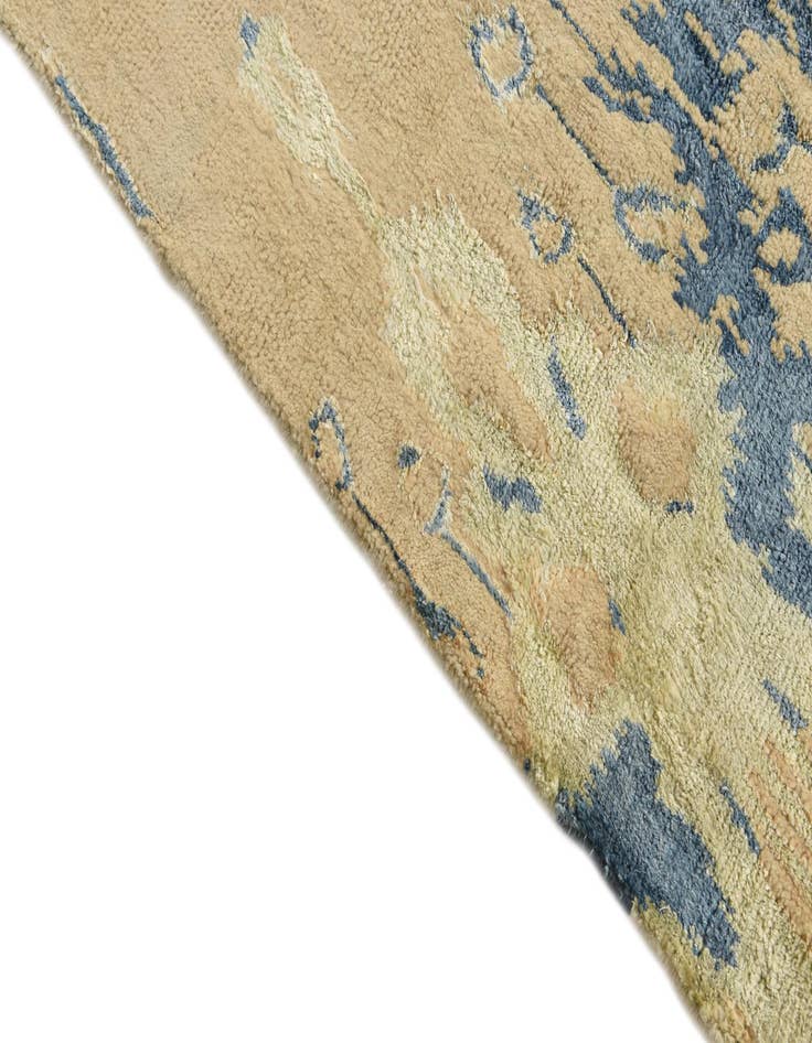 Detail image of  5' x 8' 1  Hand Knotted Darya Rug