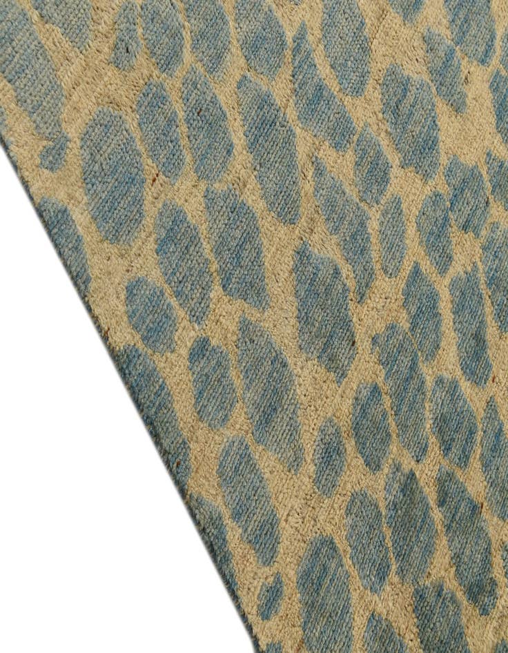 Detail image of  6' 6 x 9' 9  Hand Knotted Darya Wool Rug