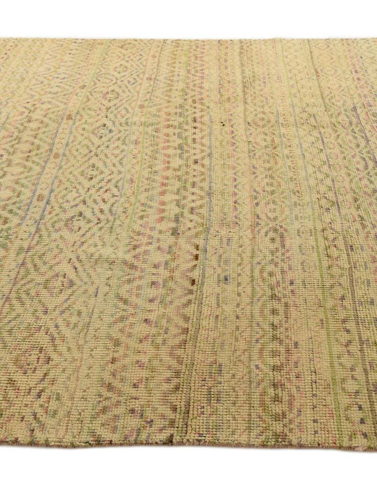 Detail image of  7' 9 x 9'  Hand Knotted Darya Wool Rug