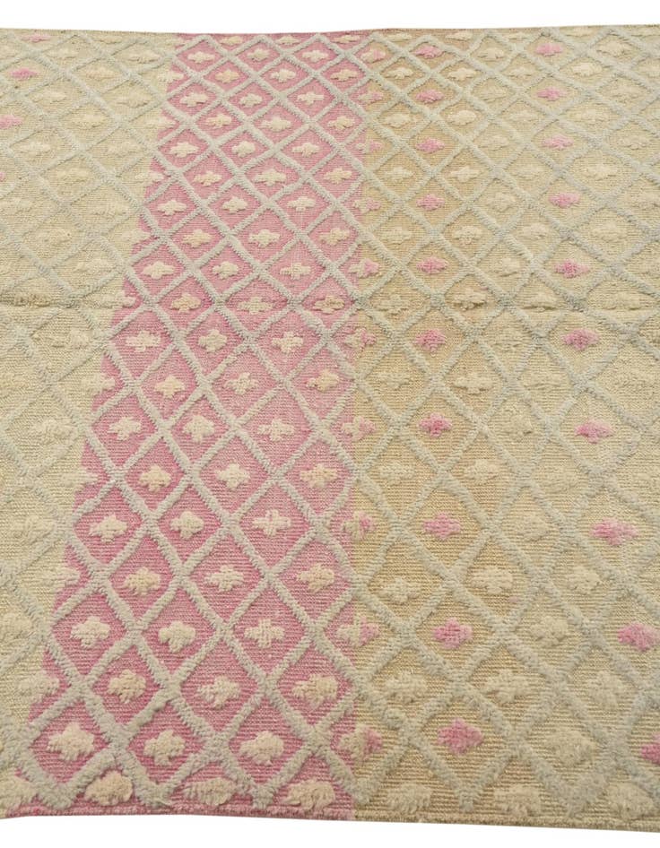 Detail image of  5' x 7'  Hand Knotted Darya Wool Rug