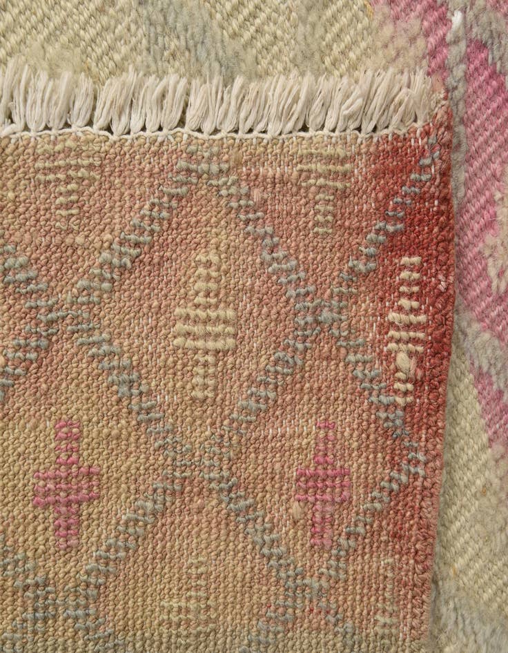 Detail image of  5' x 7'  Hand Knotted Darya Wool Rug