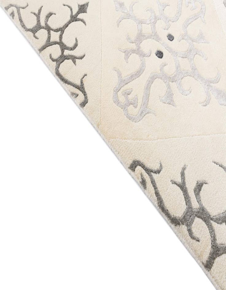 Detail image of  7' 11 x 10'  Hand Knotted Darya Wool Rug