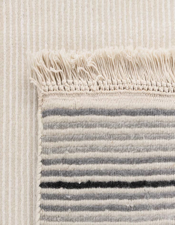 Detail image of  7' 10 x 9' 9  Hand Knotted Darya Wool Rug