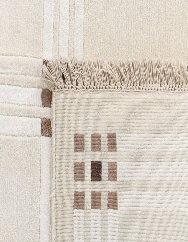 Detail image of  8' 3 x 11' 5  Hand Knotted Darya Wool Rug