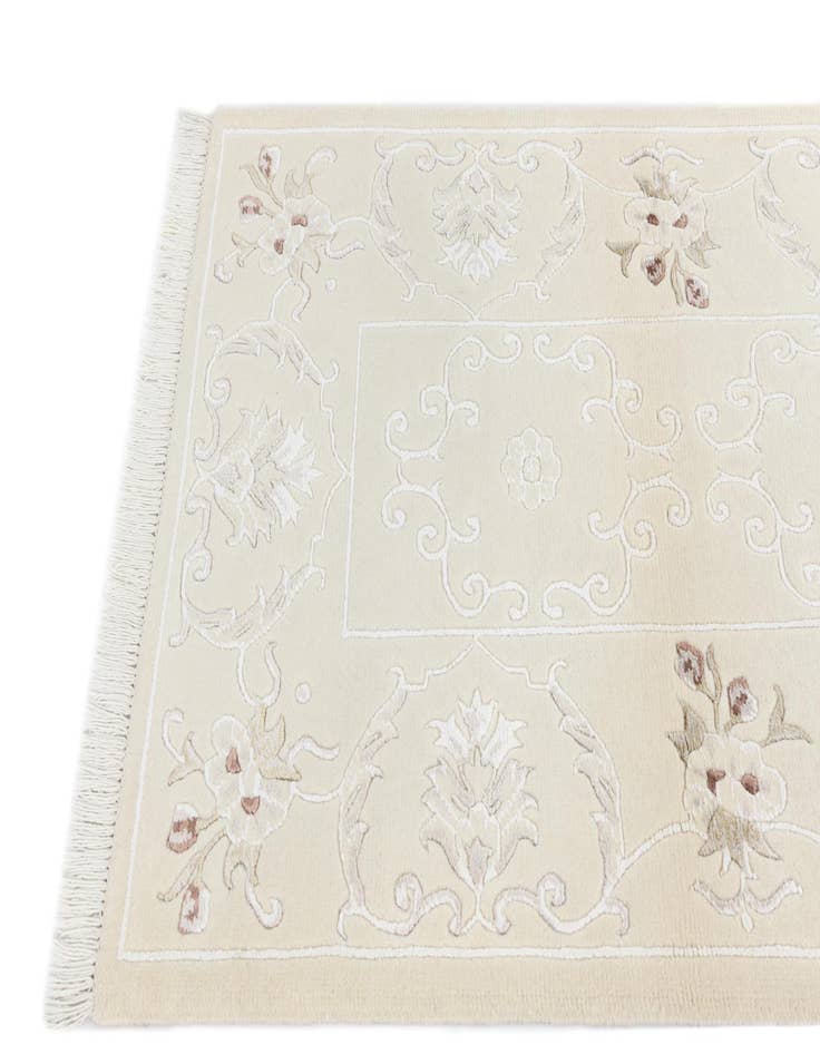 Detail image of  2' 9 x 4' 8  Hand Knotted Darya Wool Rug