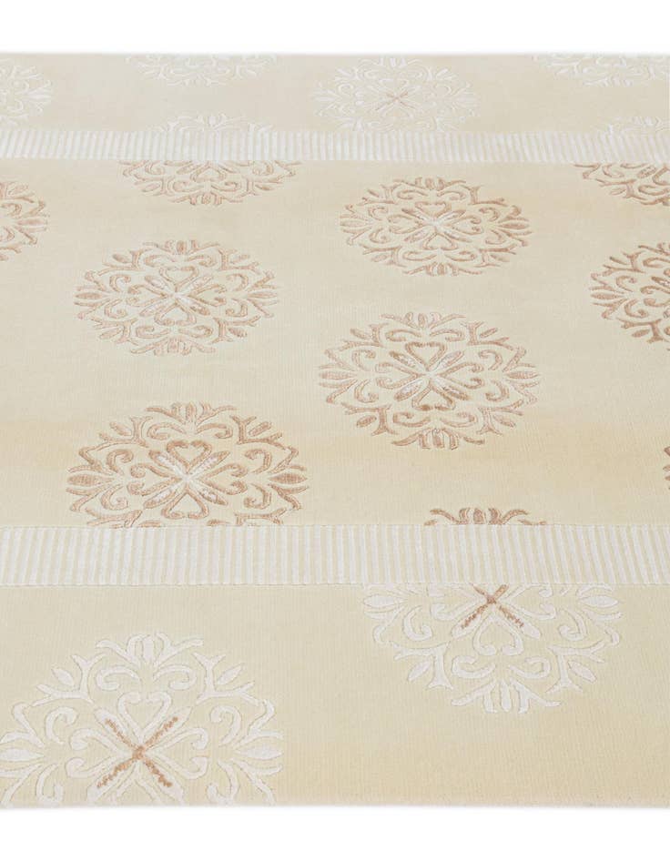 Detail image of  5' 7 x 8' 3 Darya Rug