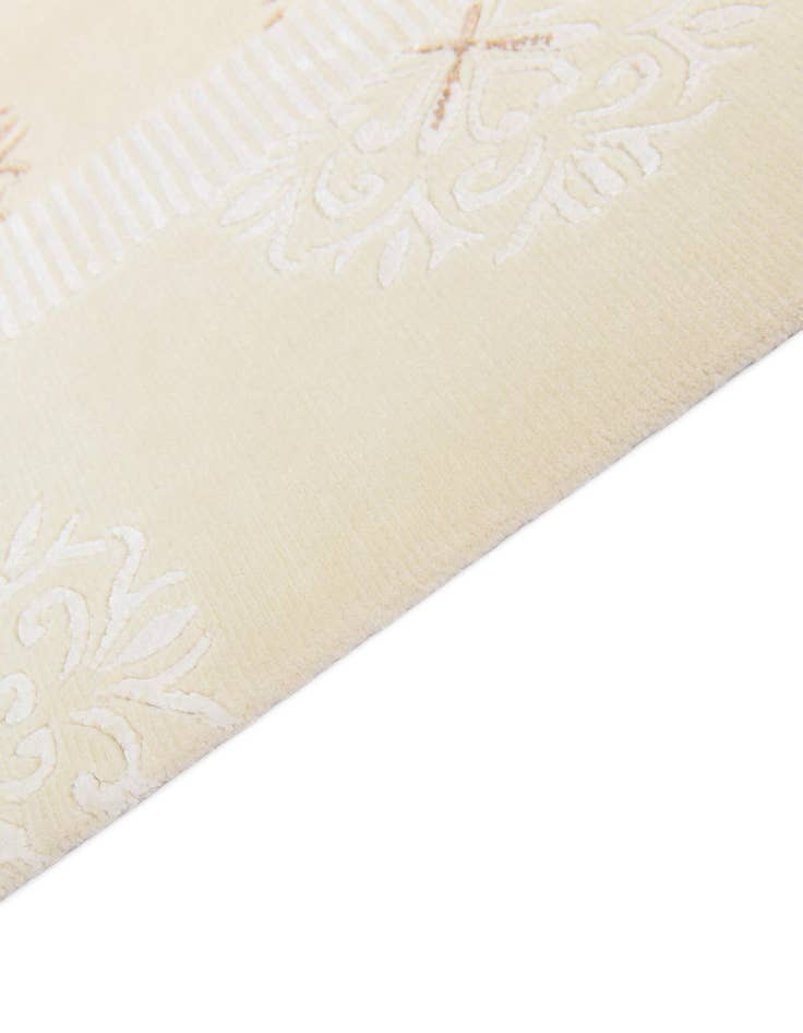 Detail image of  5' 7 x 8' 3 Darya Rug