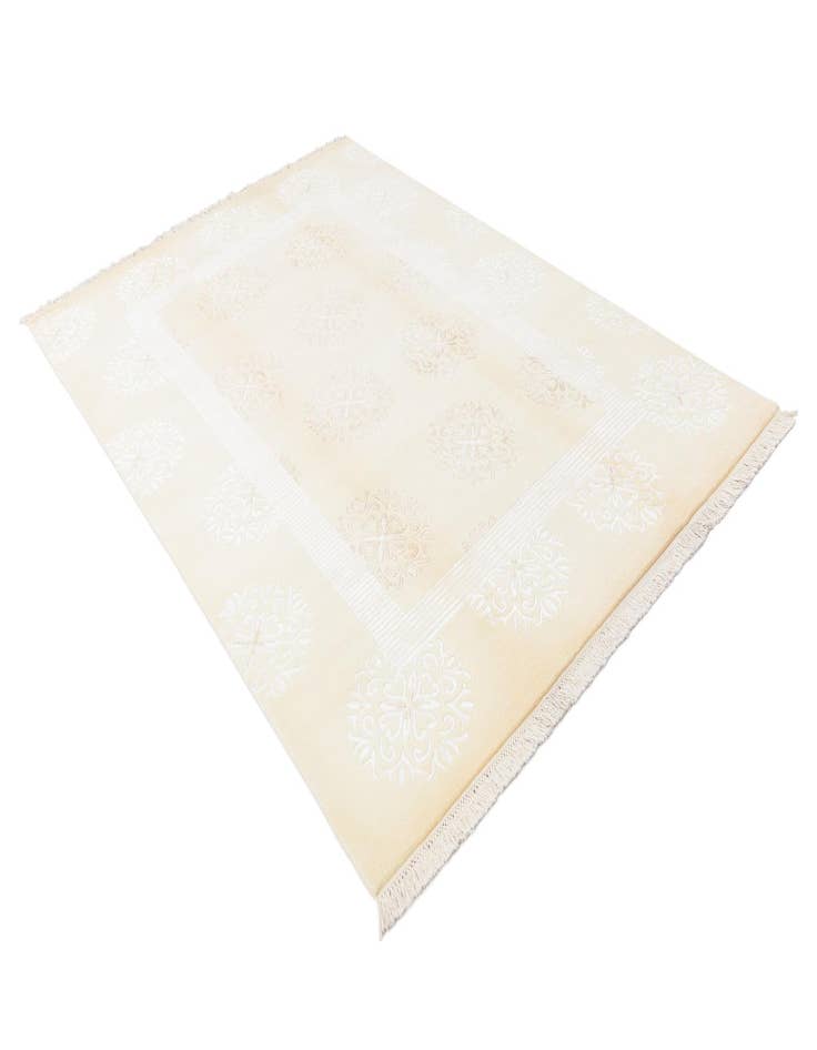 Detail image of  5' 7 x 8' Darya Rug