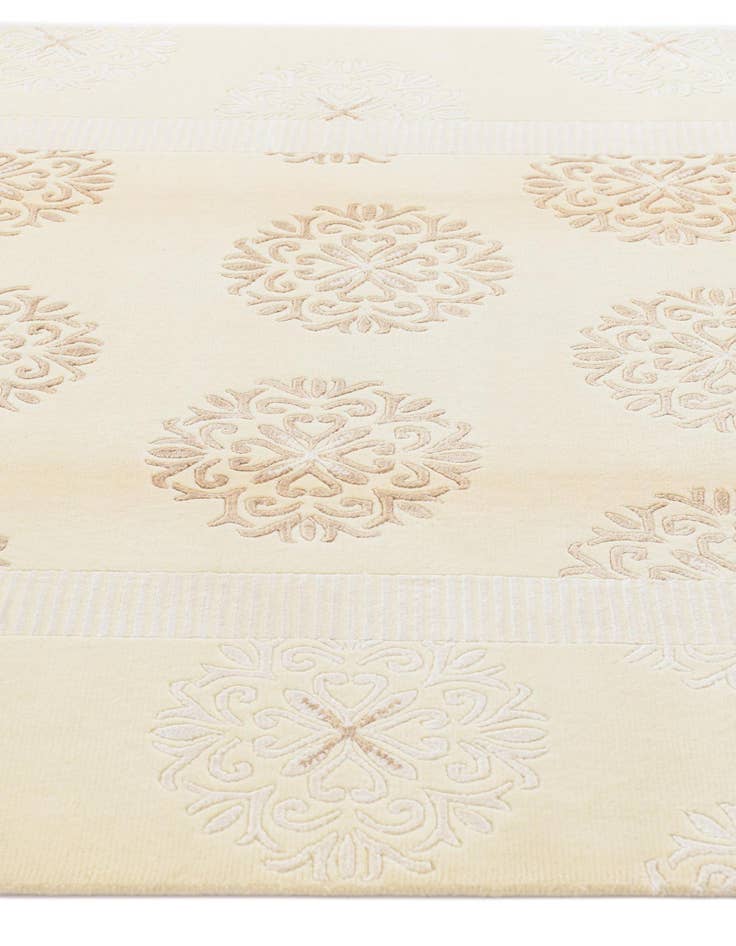 Detail image of  5' 7 x 8' Darya Rug