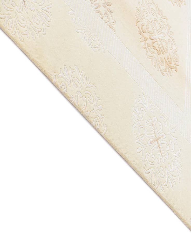 Detail image of  5' 7 x 8' Darya Rug