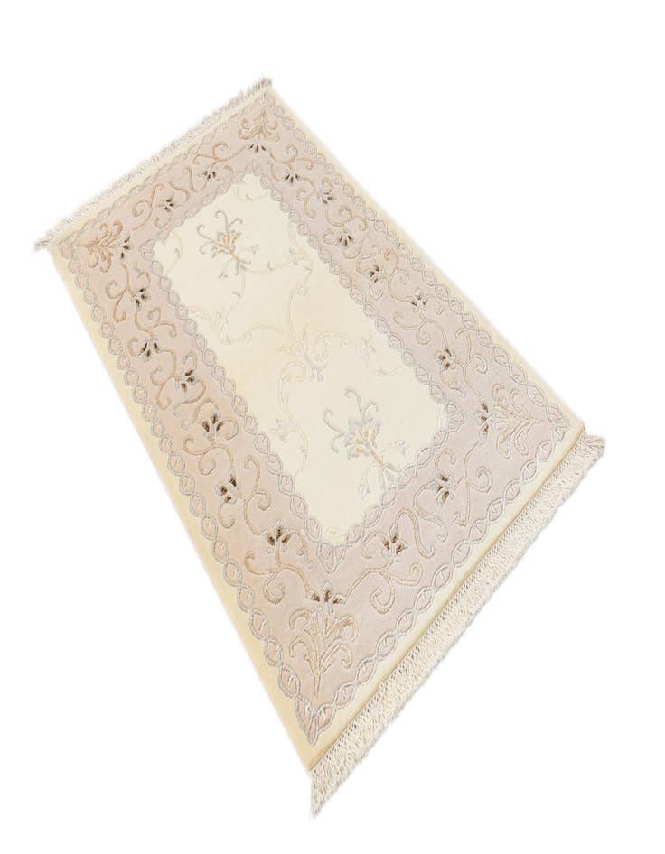 Detail image of  2' 11 x 4' 11  Hand Knotted Darya Wool Rug