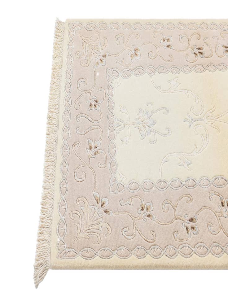 Detail image of  2' 11 x 4' 11  Hand Knotted Darya Wool Rug